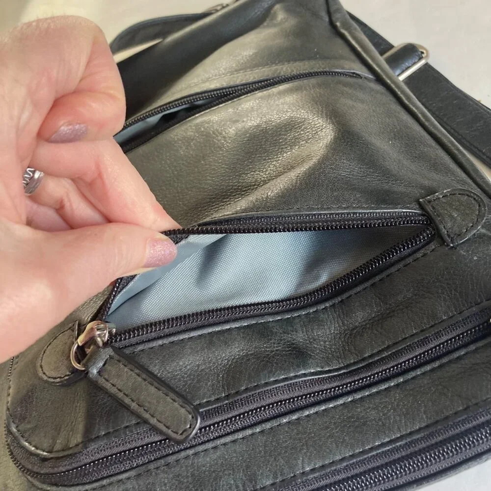 Levenger Black Leather Crossbody Laptop Tablet Bag Multiple Pockets Adj Strap